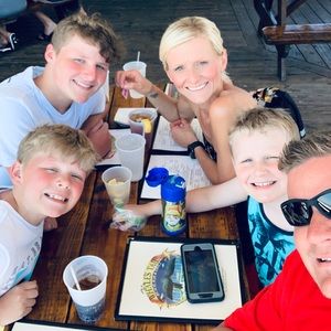 Meet your Posher, Lacey